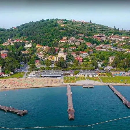 Apartma Jadran *