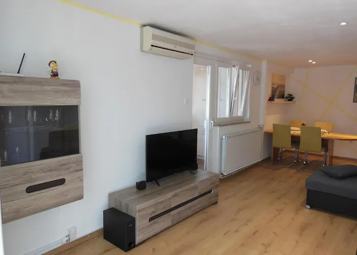 Apartma Jadran *